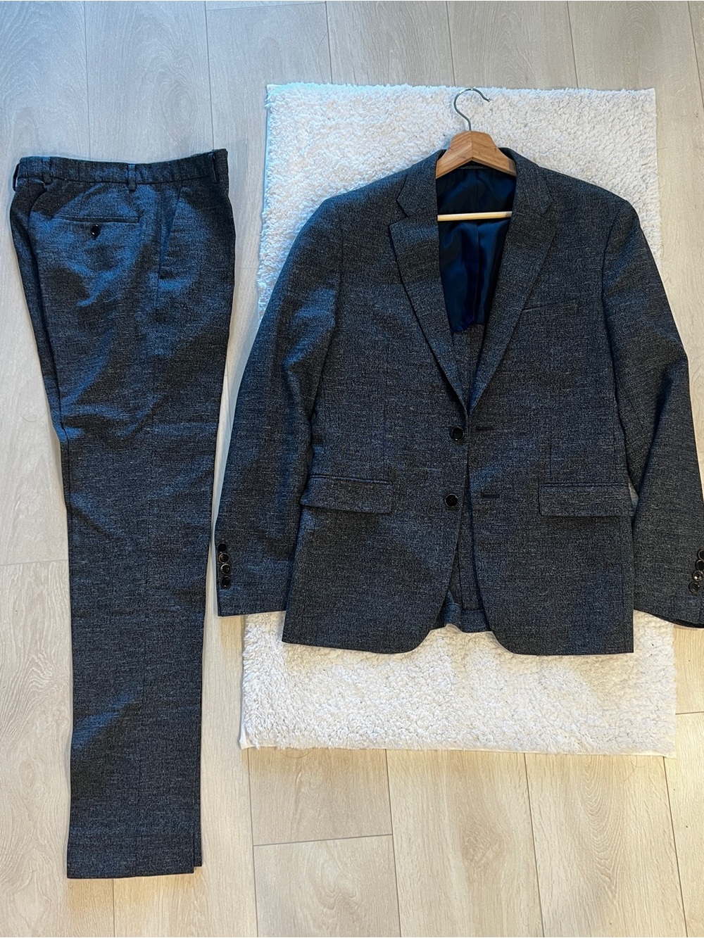 Men's Charcoal Two-Piece Tailored Suit - Modern Notch Lapel